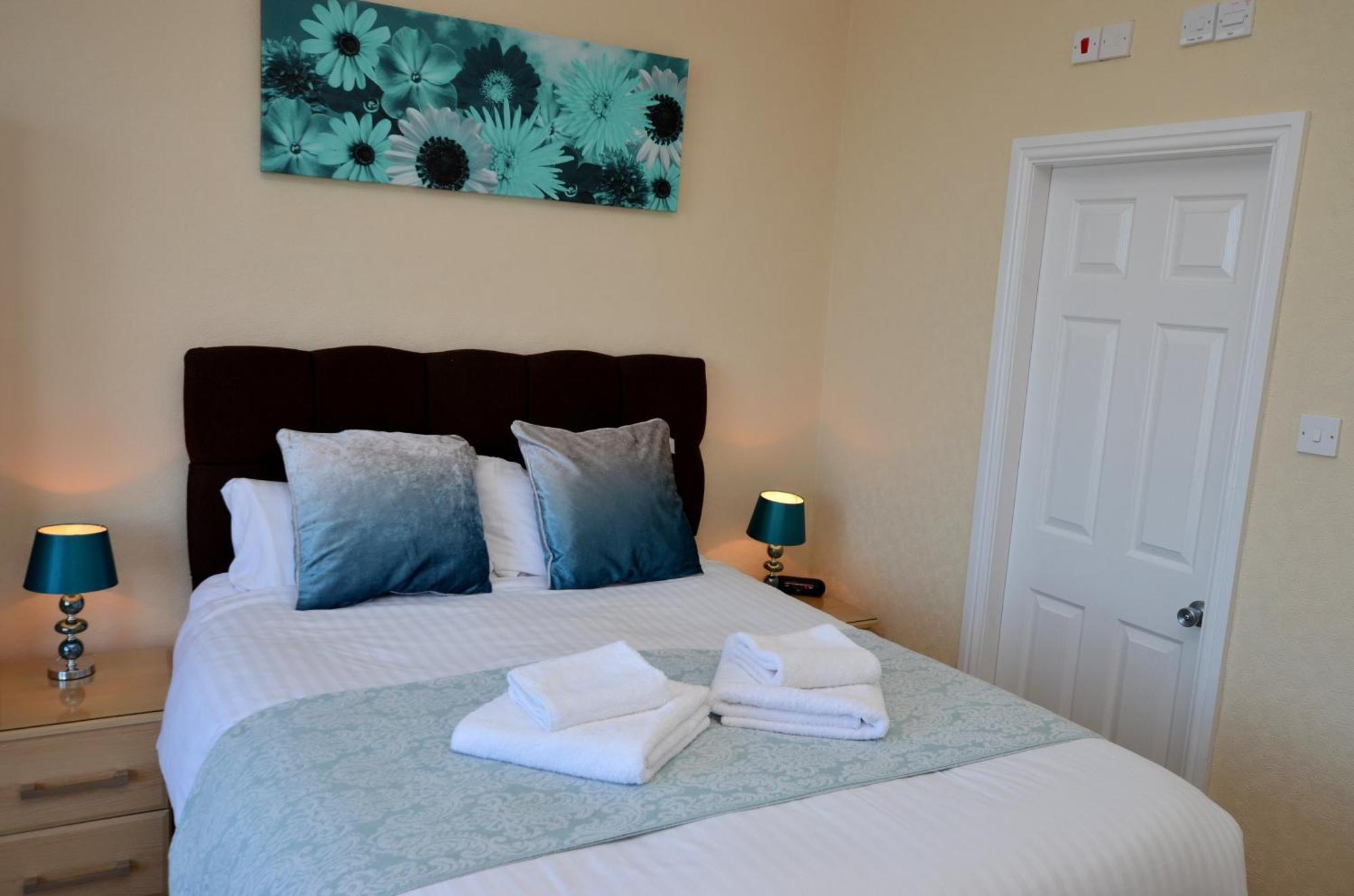 St. Hilary Guest House Llandudno Rum bild