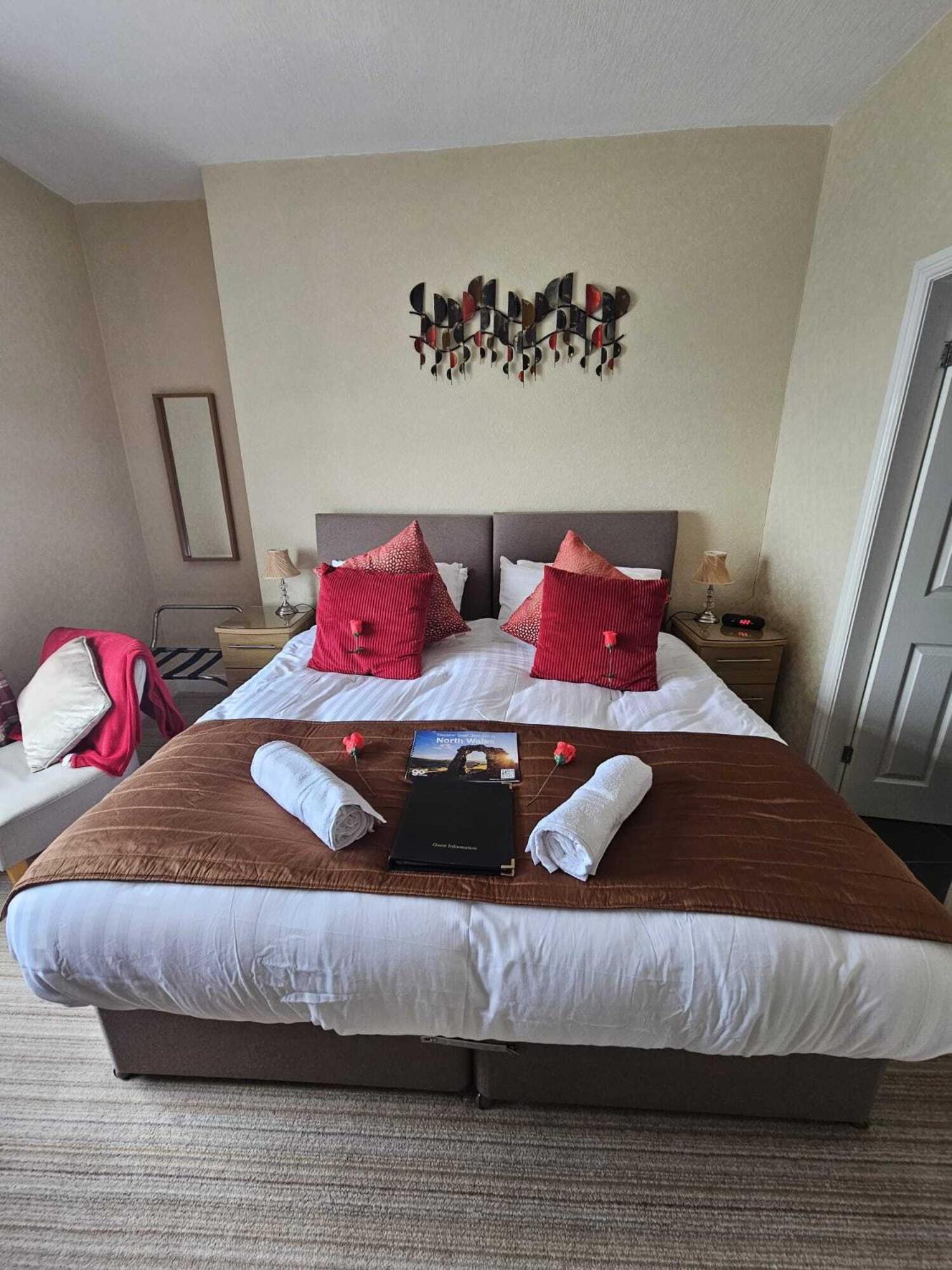 St. Hilary Guest House Llandudno Rum bild